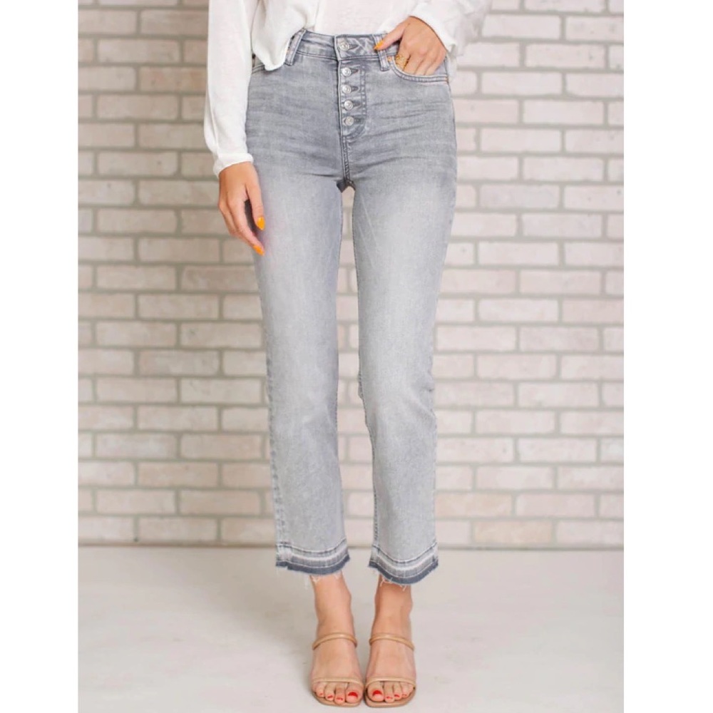 Paige Cindi Crop